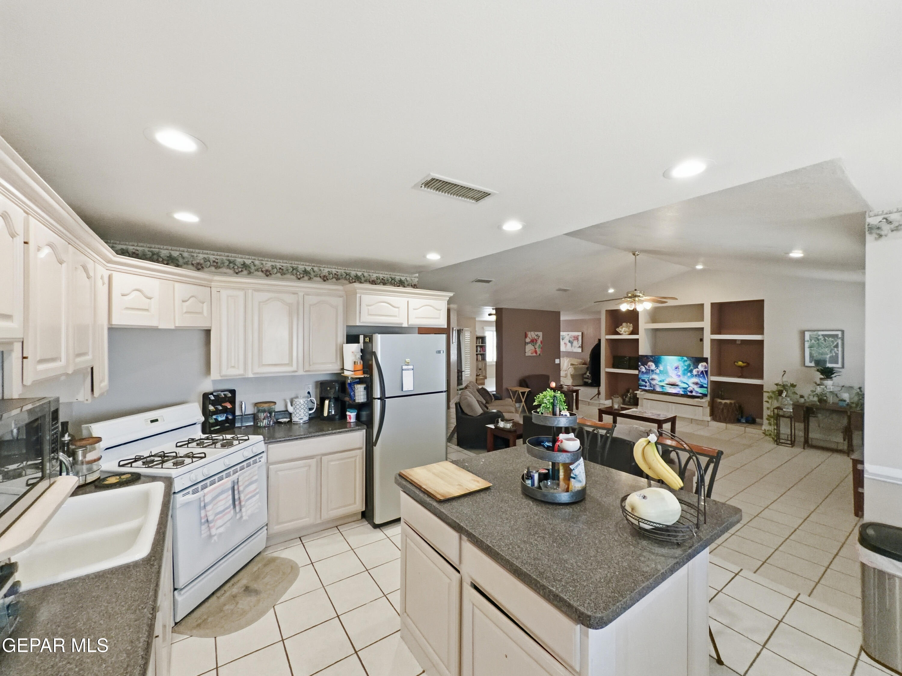 5156 Bradley Road El Paso, TX 79938 - Photo 13 of 39 image00010