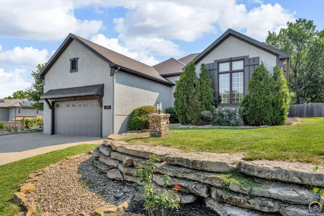 $584,000 | 4112 Blackjack Oak Drive, Lawrence, KS 66047