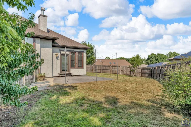 $584,000 | 4112 Blackjack Oak Drive, Lawrence, KS 66047