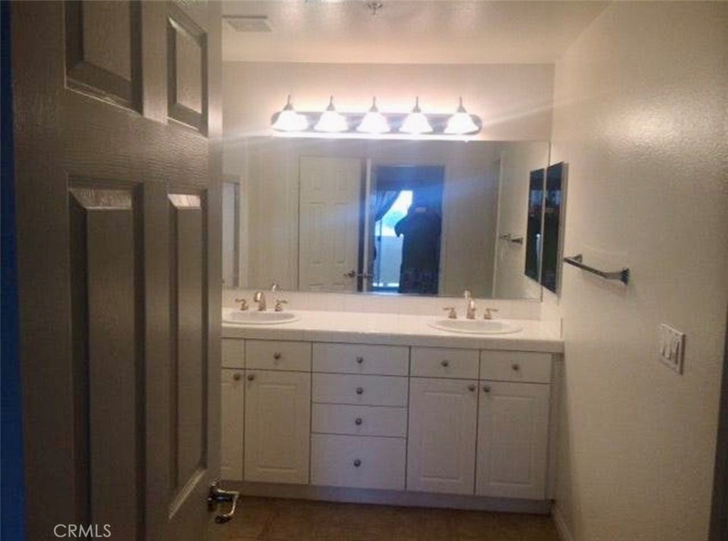 2818 Green River Road, Unit 102 Corona, CA 92882 - Photo 5 of 6