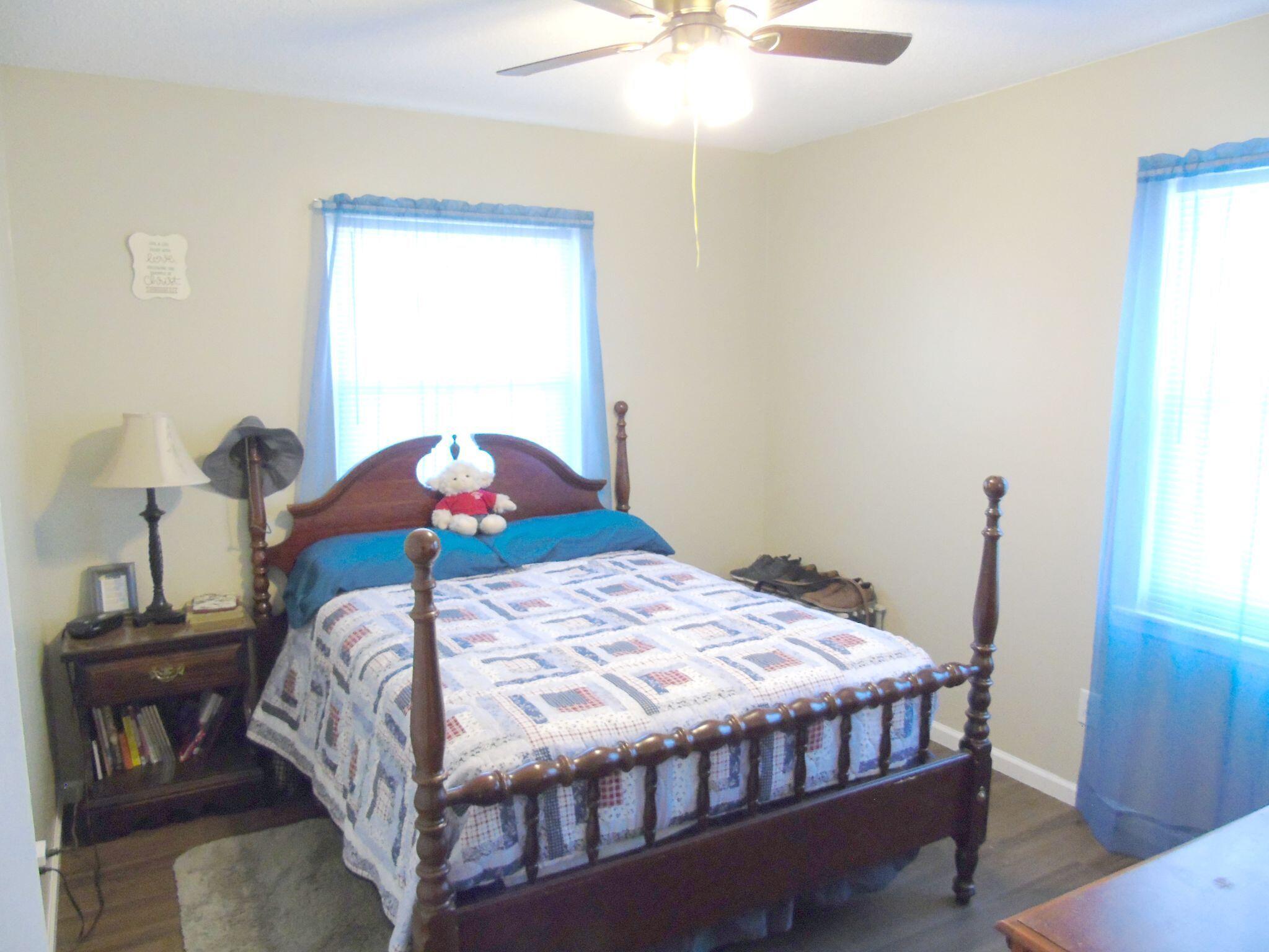 1102 Nickajack Circle Jasper, TN 37347 - Photo 19 of 41 2nd bedroom