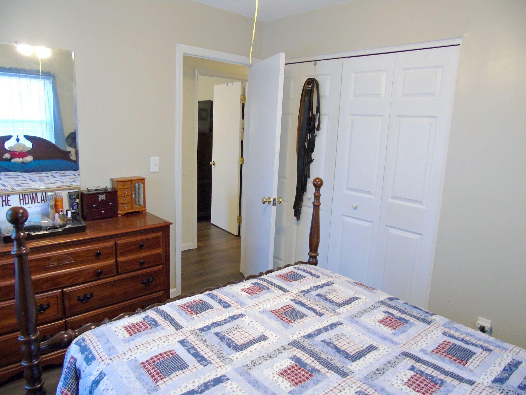 1102 Nickajack Circle Jasper, TN 37347 - Photo 20 of 41 2nd bedroom