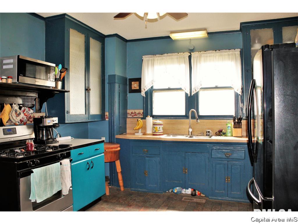 11751 Clinton Road Auburn, IL 62615 - Photo 4 of 17