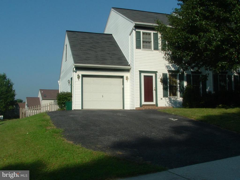 724 Radio Road Elizabethtown, PA 17022 - Photo 1 of 8 Gallery Image 1