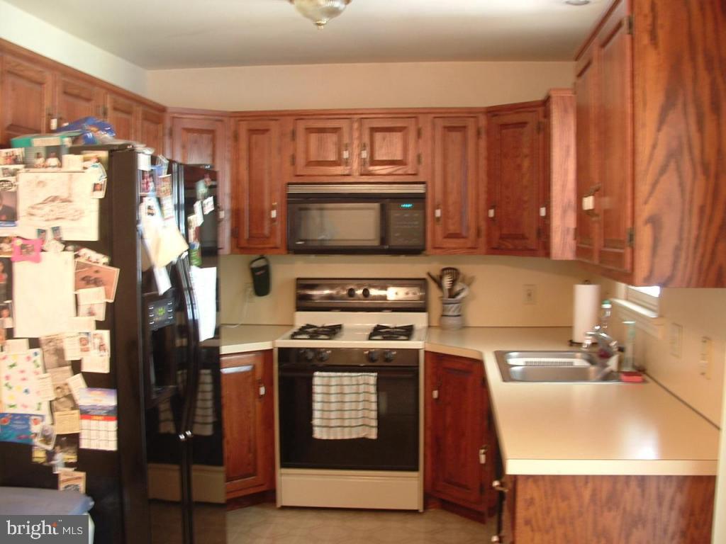 724 Radio Road Elizabethtown, PA 17022 - Photo 3 of 8 Gallery Image 3