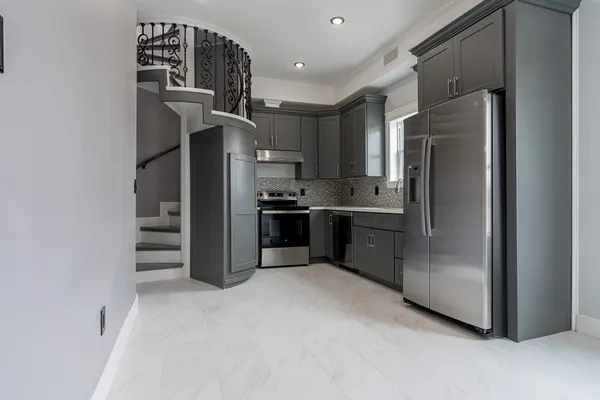 $2,250 | 1801 Rosenberg Street, Unit 204, Galveston, TX 77550