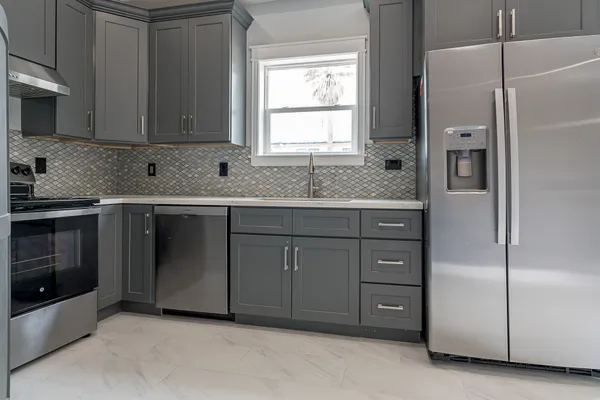 $2,250 | 1801 Rosenberg Street, Unit 204, Galveston, TX 77550