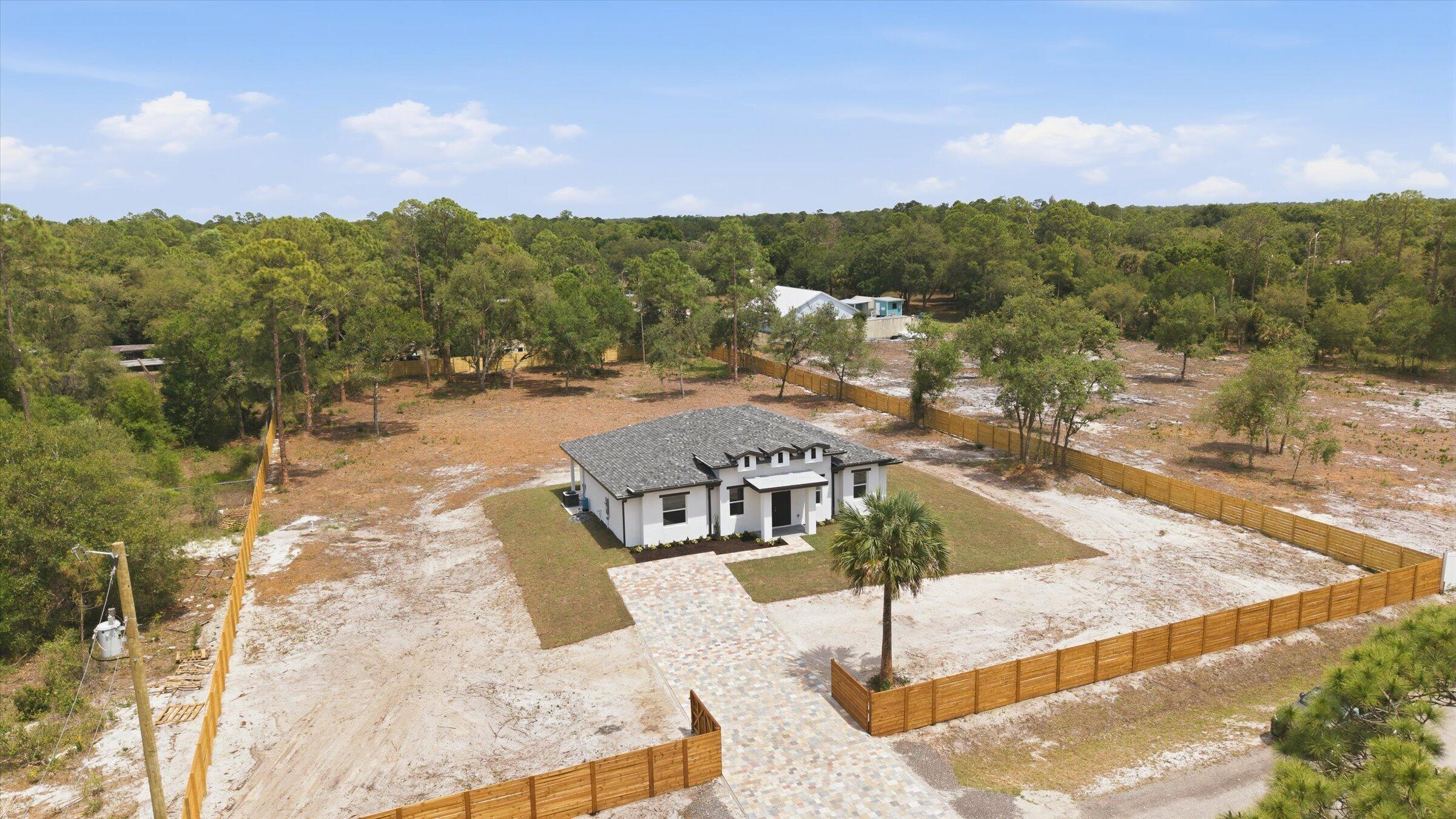 335 South Datil Street Clewiston, FL 33440 - Photo 5 of 46 06-photo-1