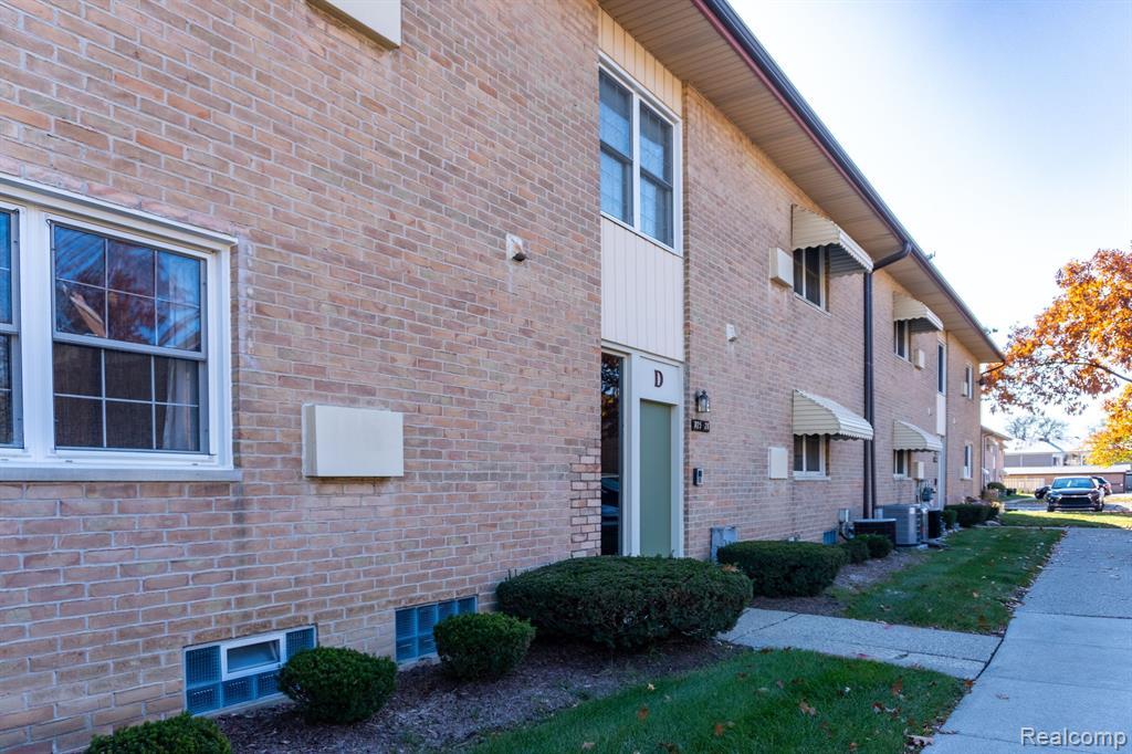 1199 South Sheldon Road, Unit D25 Plymouth, MI 48170 - Photo 22 of 24 Gallery Image 22