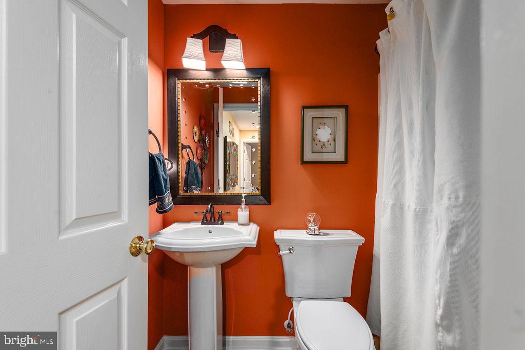 9052 Mullen Road King George, VA 22485 - Photo 23 of 71 main level half bath