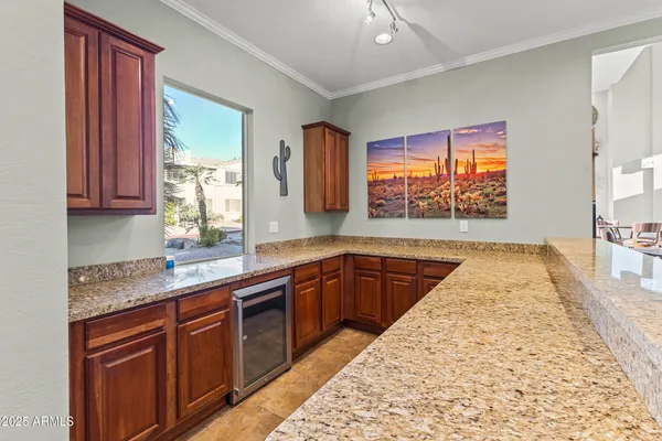 a view of entryway and outdoor