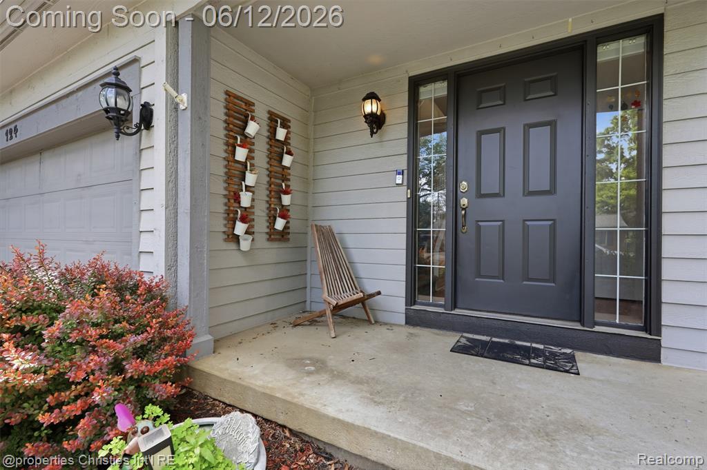 124 Rexton Street Novi, MI 48377 - Photo 4 of 44