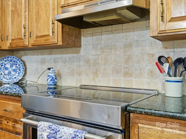 a close view of sink and tap