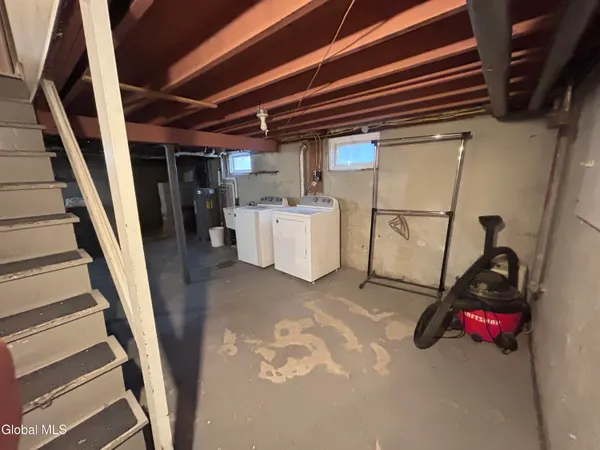 $2,700 | 21 Fordham Court, Albany, NY 12209