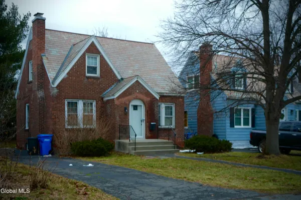 $2,700 | 21 Fordham Court, Albany, NY 12209