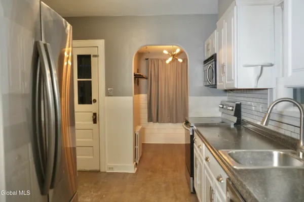 $2,700 | 21 Fordham Court, Albany, NY 12209