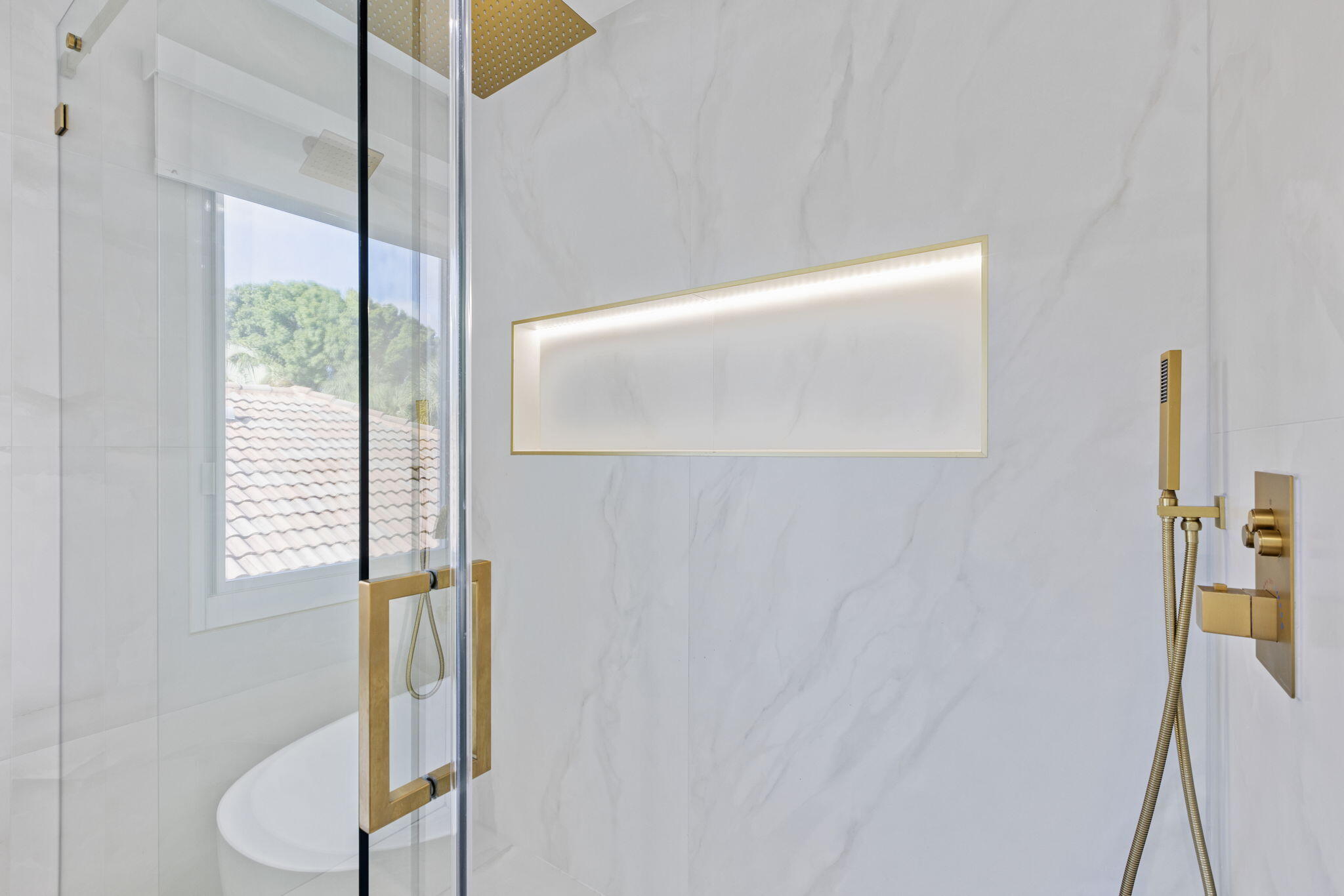 23323 La Vida Way Boca Raton, FL 33433 - Photo 22 of 38 Primary Bathroom