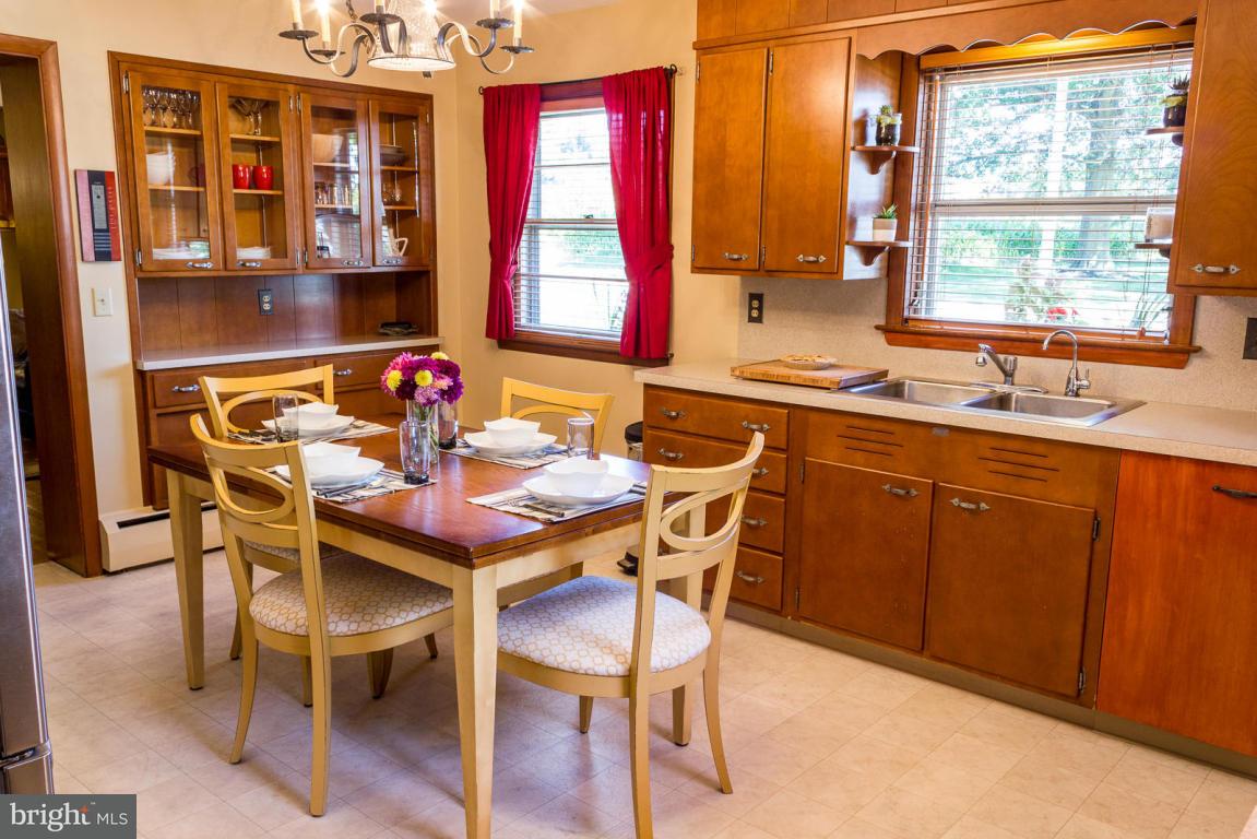 2824 North Colebrook Road Manheim, PA 17545 - Photo 2 of 36