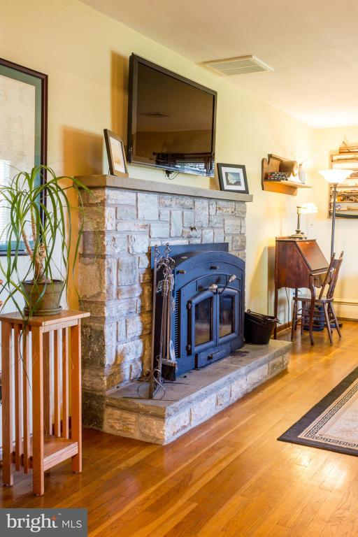 2824 North Colebrook Road Manheim, PA 17545 - Photo 4 of 36