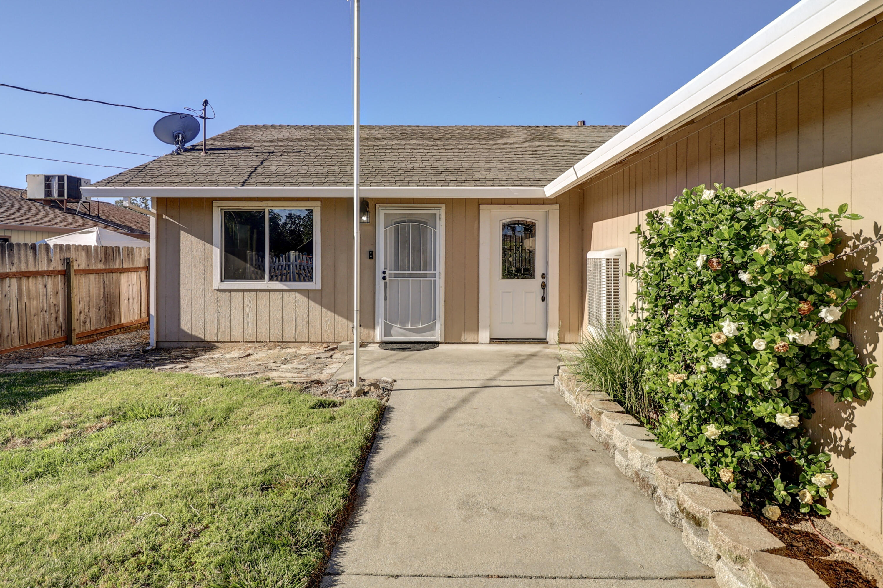 4143 St Patricks Avenue Redding, CA 96003 - Photo 5 of 38 5-IMG_2305_6_7_8_9