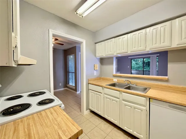 $1,100 | 3500 Tangle Brush Drive, Unit 3, Spring, TX 77381