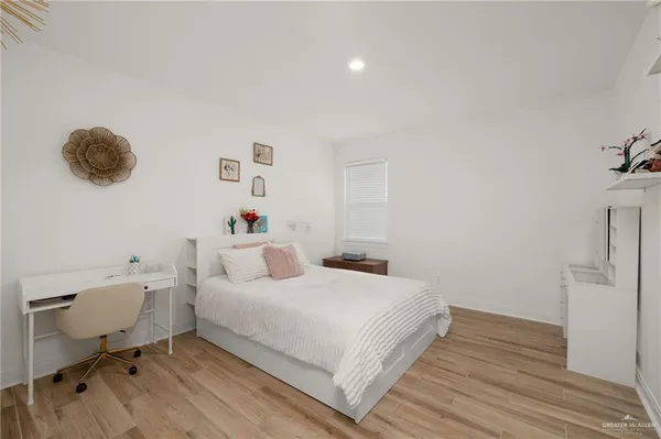 $4,000 | 14728 Aqualina Way, McAllen, TX 78504