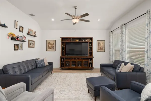 $4,000 | 14728 Aqualina Way, McAllen, TX 78504