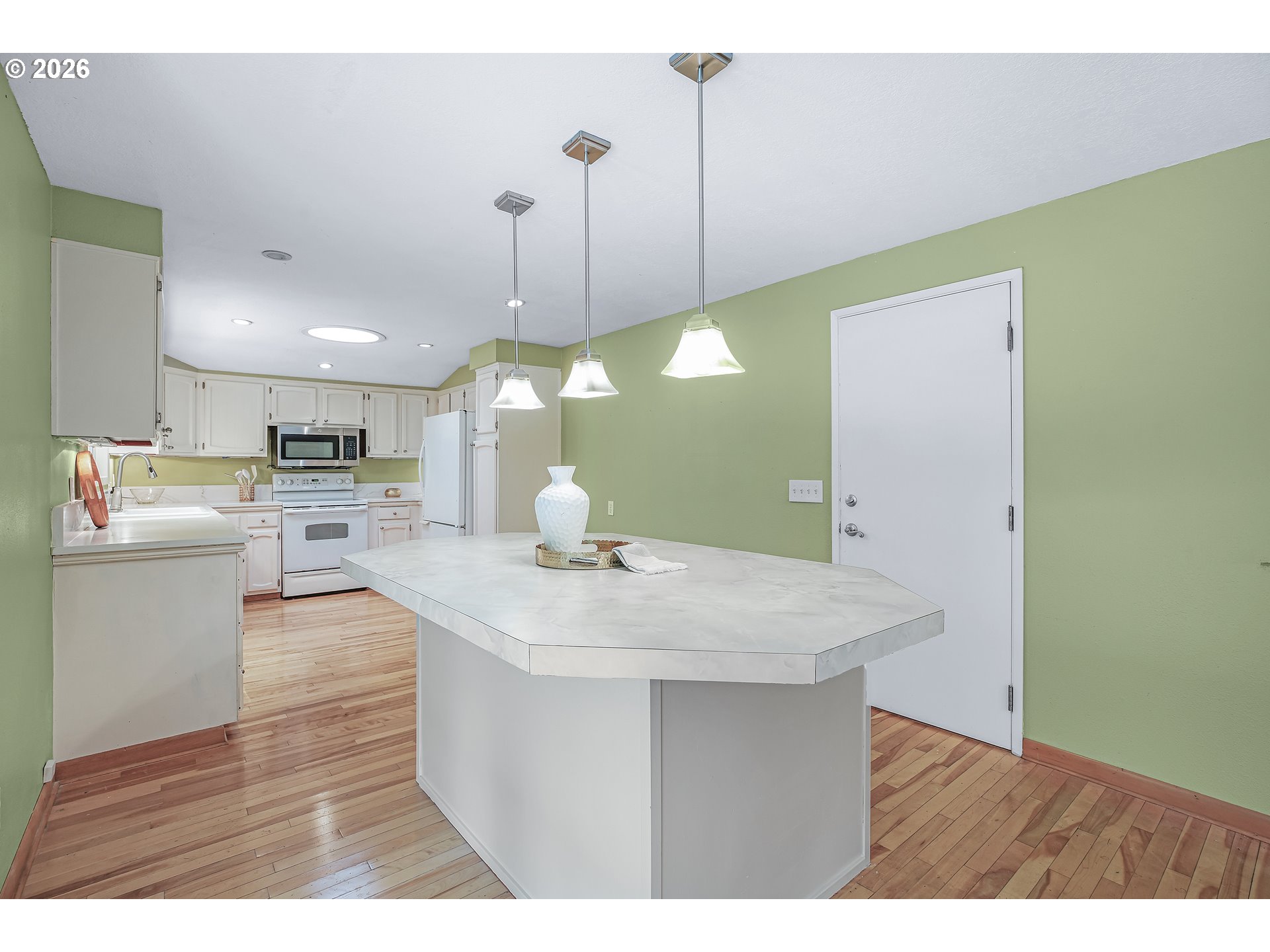 4729 Southeast Concord Road Milwaukie, OR 97267 - Photo 13 of 42