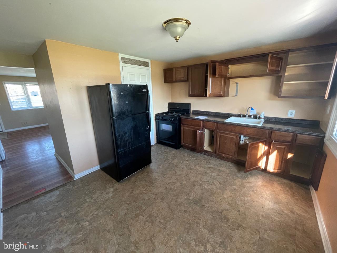 2767 Norfen Road Baltimore, MD 21227 - Photo 4 of 13 Gallery Image 4