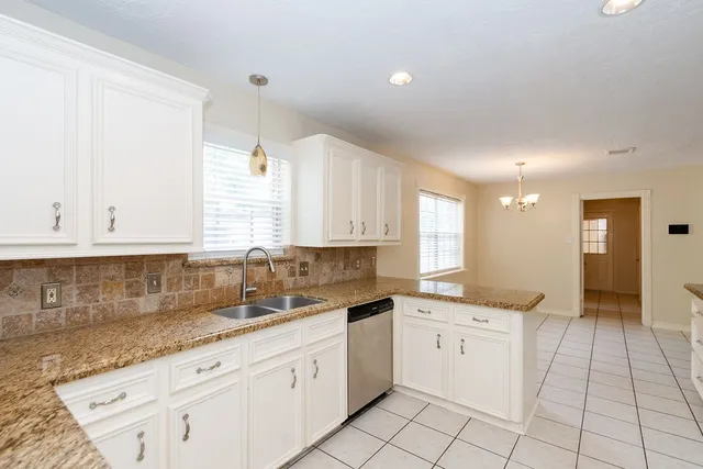 $315,000 | 1103 Suwanee Lane, Houston, TX 77090