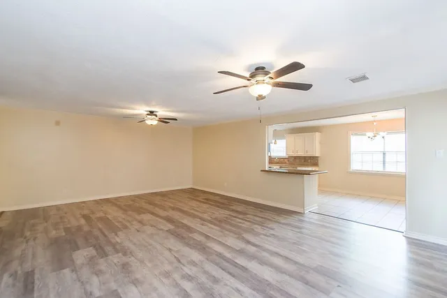 $315,000 | 1103 Suwanee Lane, Houston, TX 77090