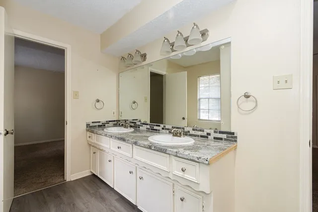 $315,000 | 1103 Suwanee Lane, Houston, TX 77090