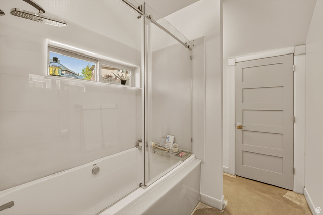 14902 Saddle Leaf Court Draper, UT 84020 - Photo 31 of 52 Full bathroom on Upper Level with Privacy Tub Separation