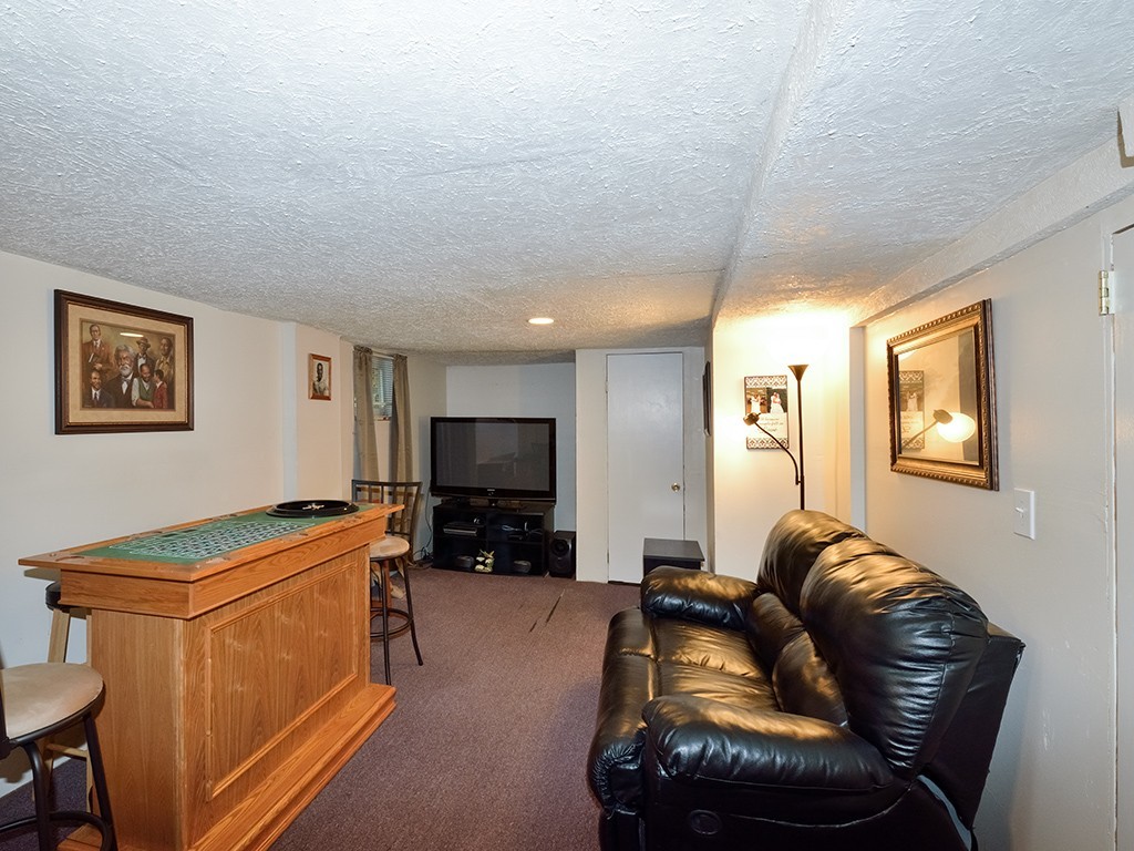 67 Jasper Street Springfield, MA 01109 - Photo 20 of 23