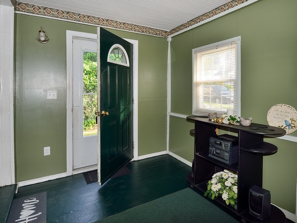 67 Jasper Street Springfield, MA 01109 - Photo 5 of 23