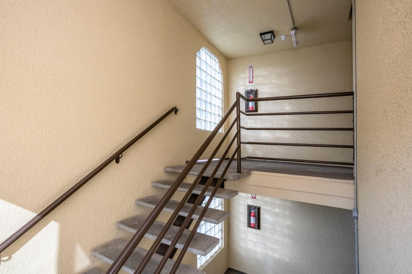 1007 Hemlock Avenue Millbrae, CA 94030 - Photo 25 of 34 a view of entryway