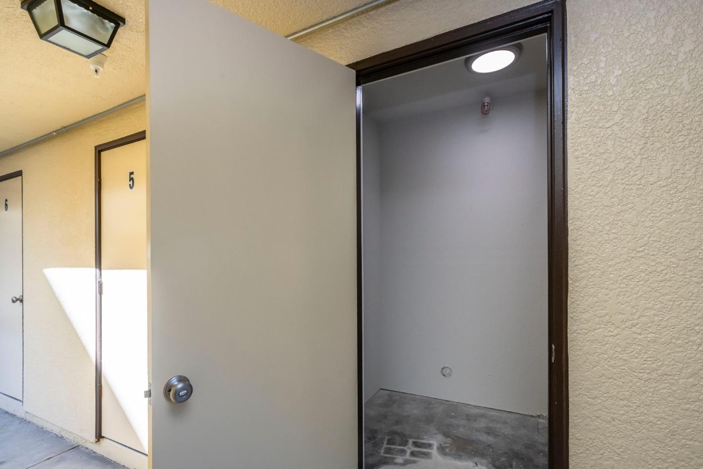 1007 Hemlock Avenue Millbrae, CA 94030 - Photo 30 of 34 a view of a bathroom