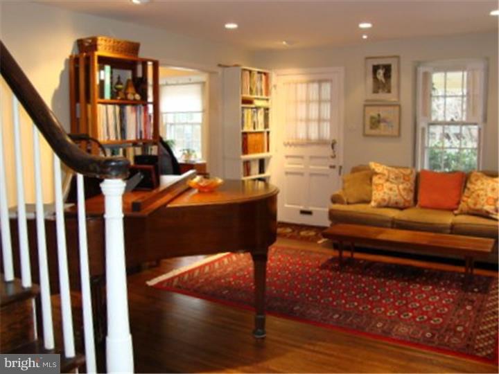 118 Rolling Road Bala Cynwyd, PA 19004 - Photo 3 of 15 Living Room