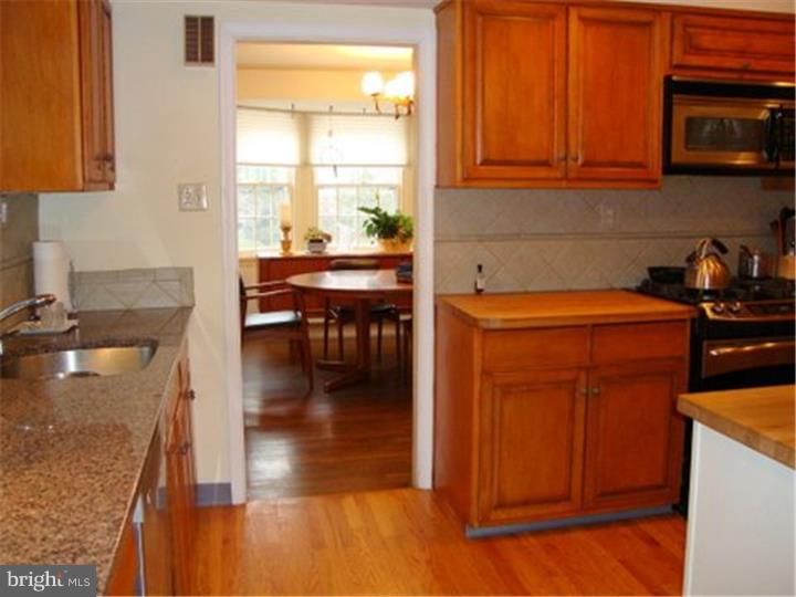 118 Rolling Road Bala Cynwyd, PA 19004 - Photo 7 of 15 Kitchen