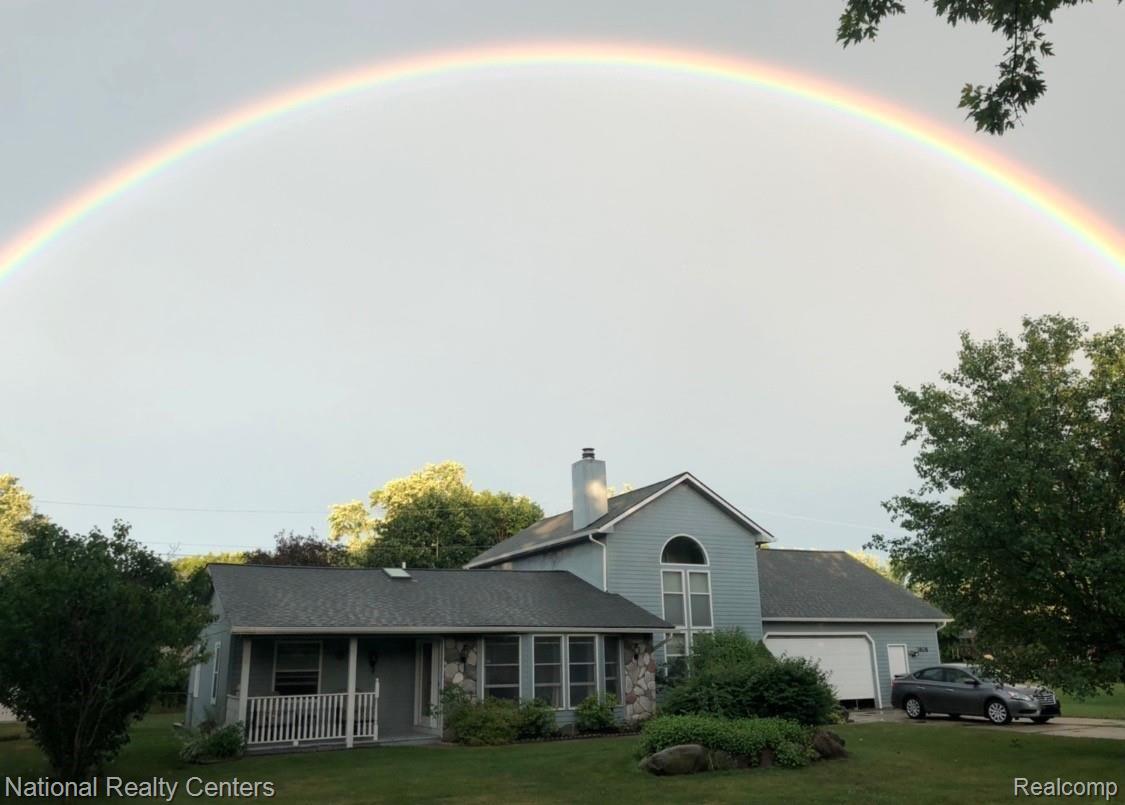Rainbow view of this beauty