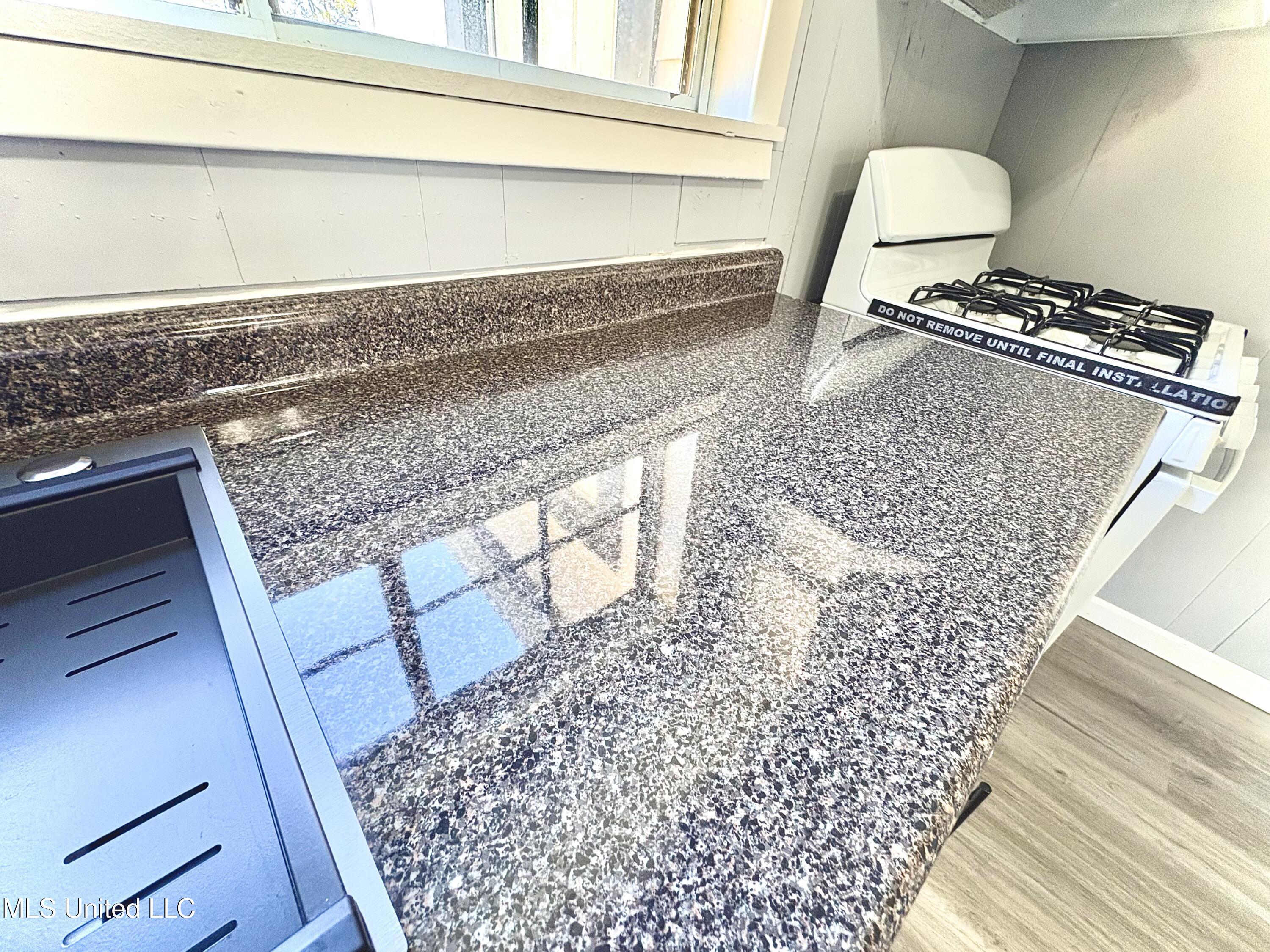 67 Faulk Avenue Fayette, MS 39069 - Photo 7 of 23 IMG_7601