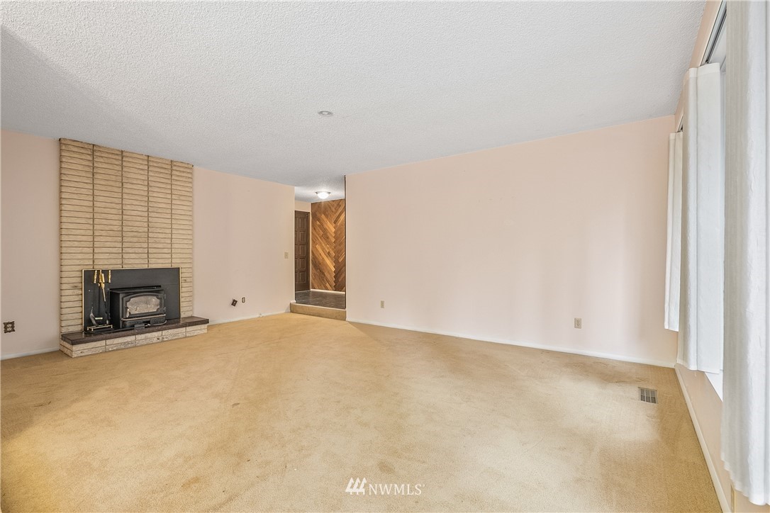 414 208th Street Southeast Bothell, WA 98012 - Photo 11 of 33