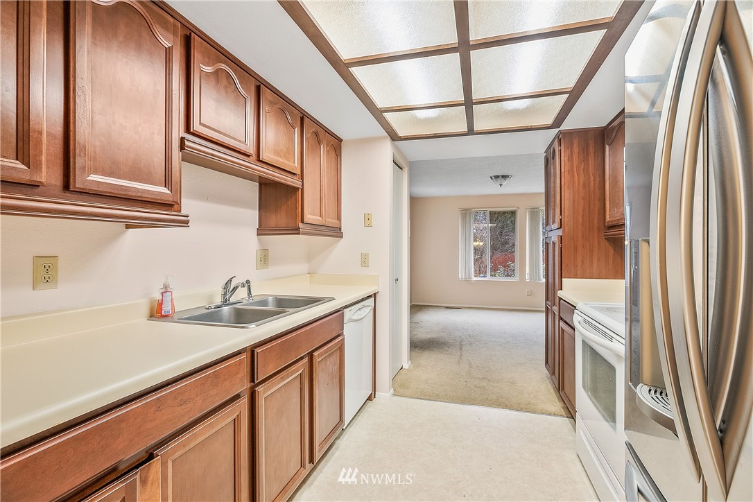 414 208th Street Southeast Bothell, WA 98012 - Photo 14 of 33