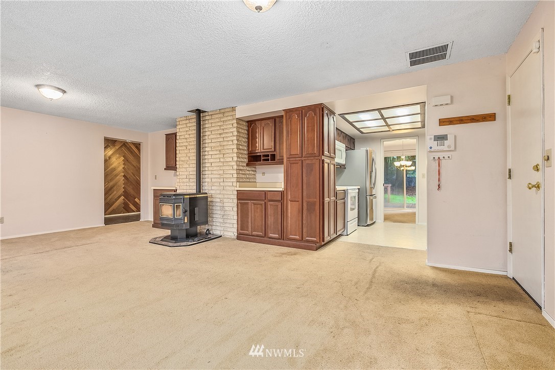 414 208th Street Southeast Bothell, WA 98012 - Photo 17 of 33