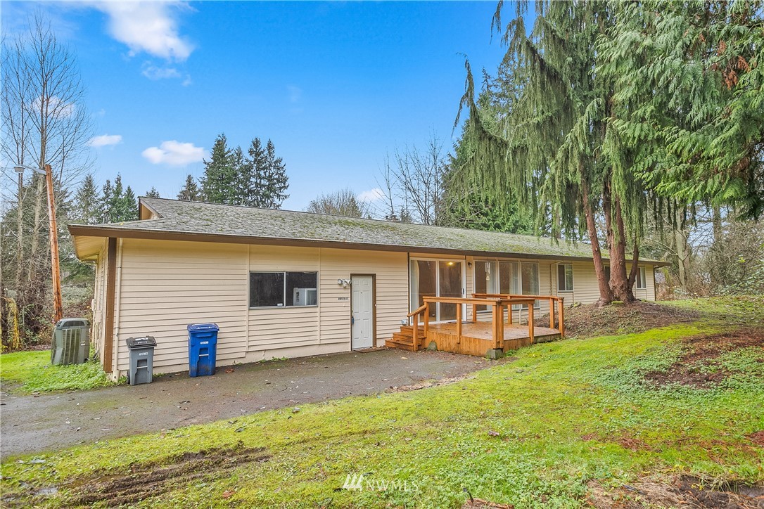 414 208th Street Southeast Bothell, WA 98012 - Photo 3 of 33