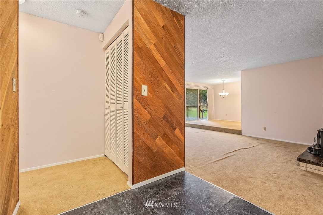 414 208th Street Southeast Bothell, WA 98012 - Photo 7 of 33