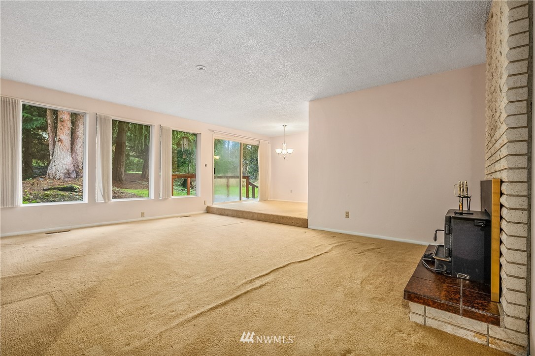 414 208th Street Southeast Bothell, WA 98012 - Photo 9 of 33