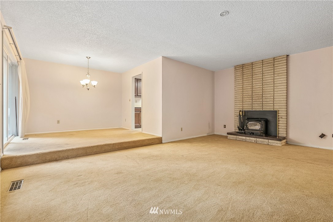 414 208th Street Southeast Bothell, WA 98012 - Photo 10 of 33