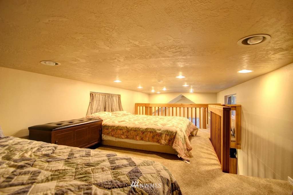 28-1 Goldrush Road Deming, WA 98244 - Photo 10 of 25 Gallery Image 10