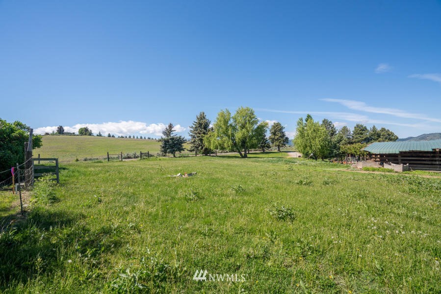 3190 Jagla Road Wenatchee, WA 98801 - Photo 11 of 15 Gallery Image 11